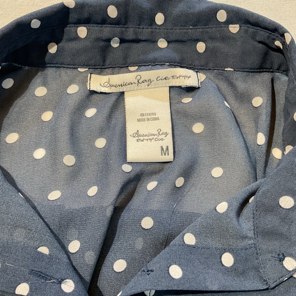 American Rag Navy and White Polka Dot overlay no slip - Picture 5 of 5